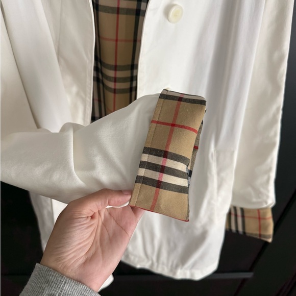 Burberry Cream Single Breasted Trench Coat - Picture 6 of 16